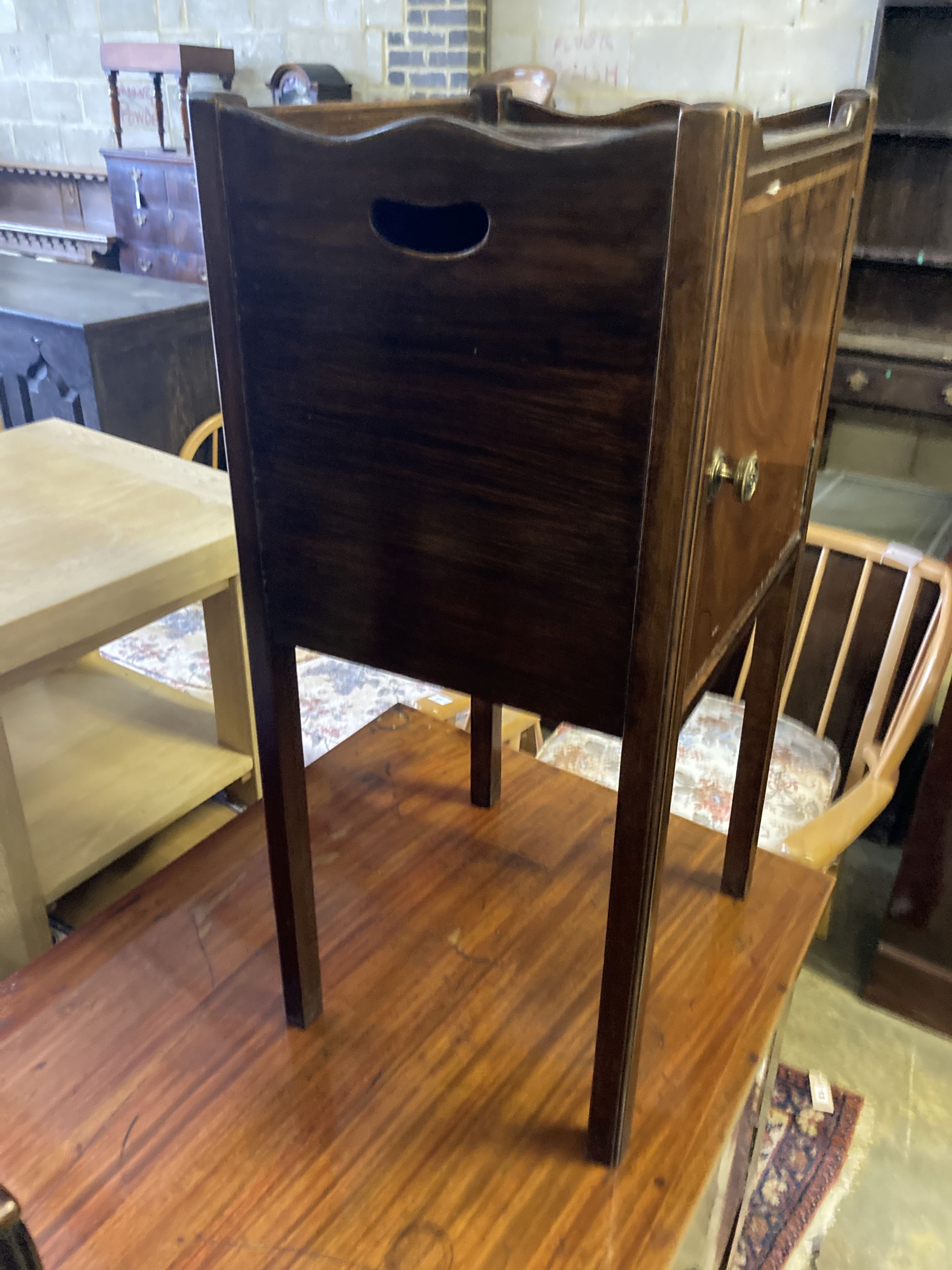 A 19th century mahogany pot cupboard, width 35cm, depth 31cm, height 71cm